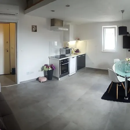 F&f Apartmán Split